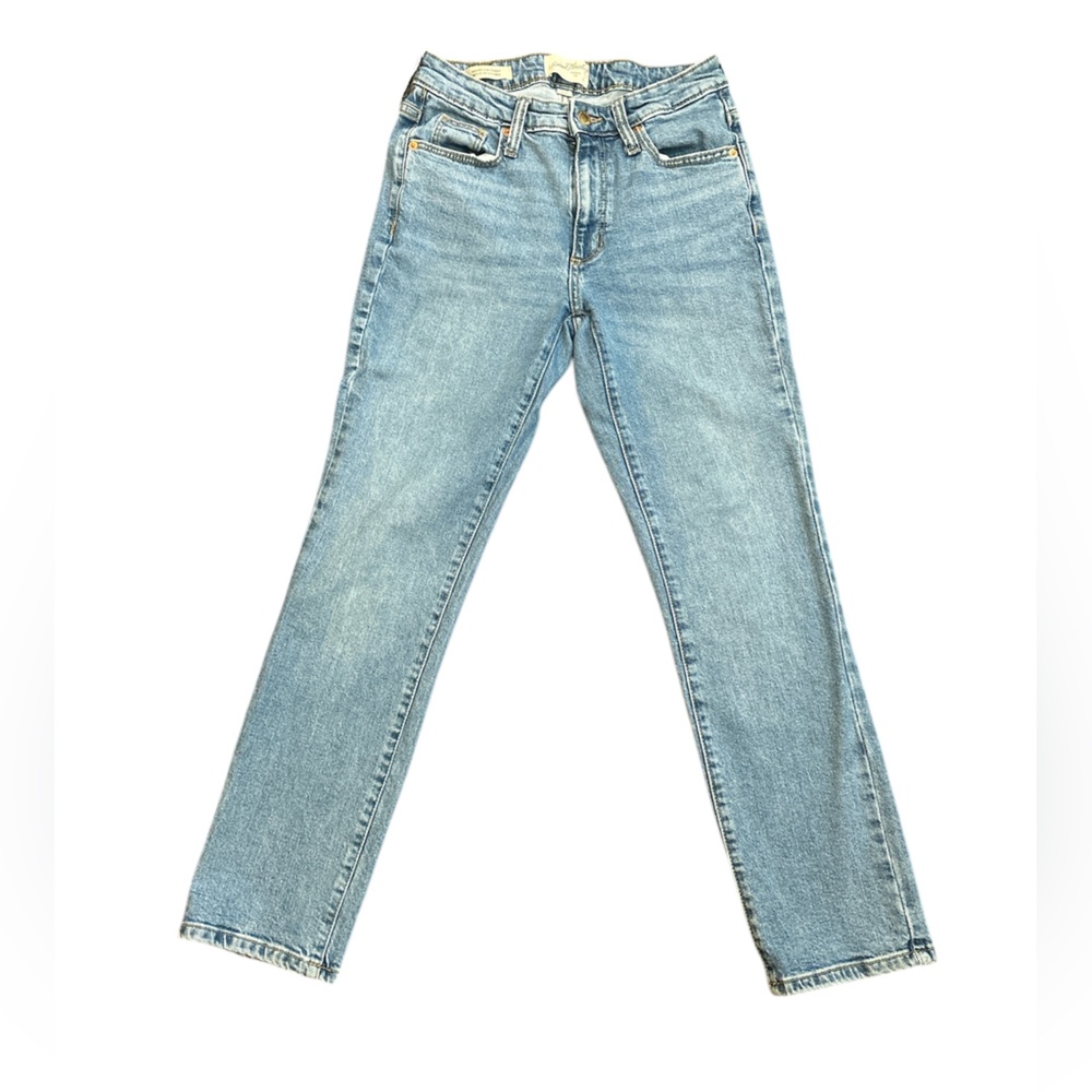Universal Thread High Rise Slim Straight Women’s Jeans